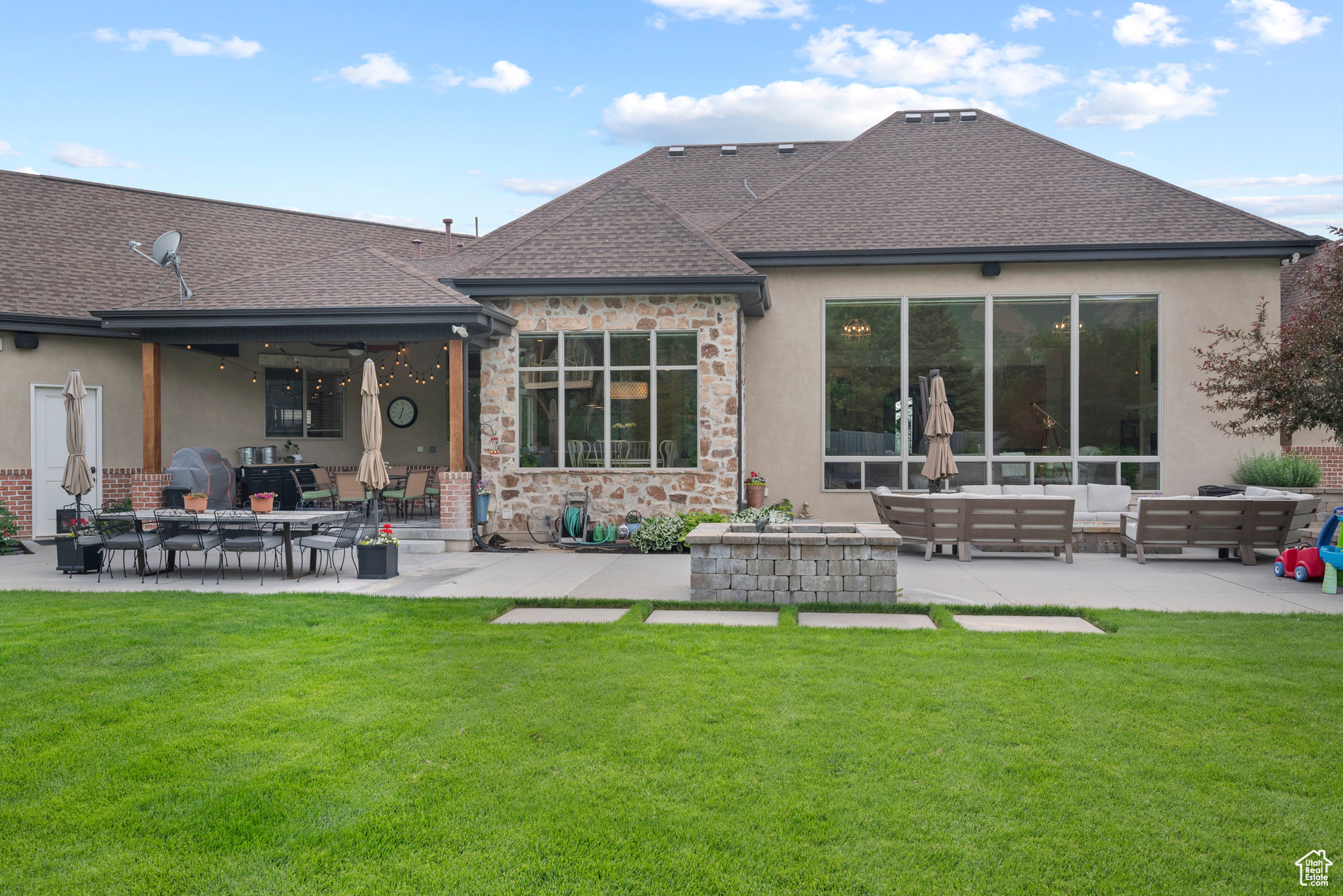 HILLCREST - Residential