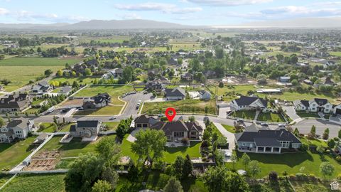 Tiny photo for 1827 S HILLCREST CIR, Mapleton, UT 84664 (MLS # 2089735)