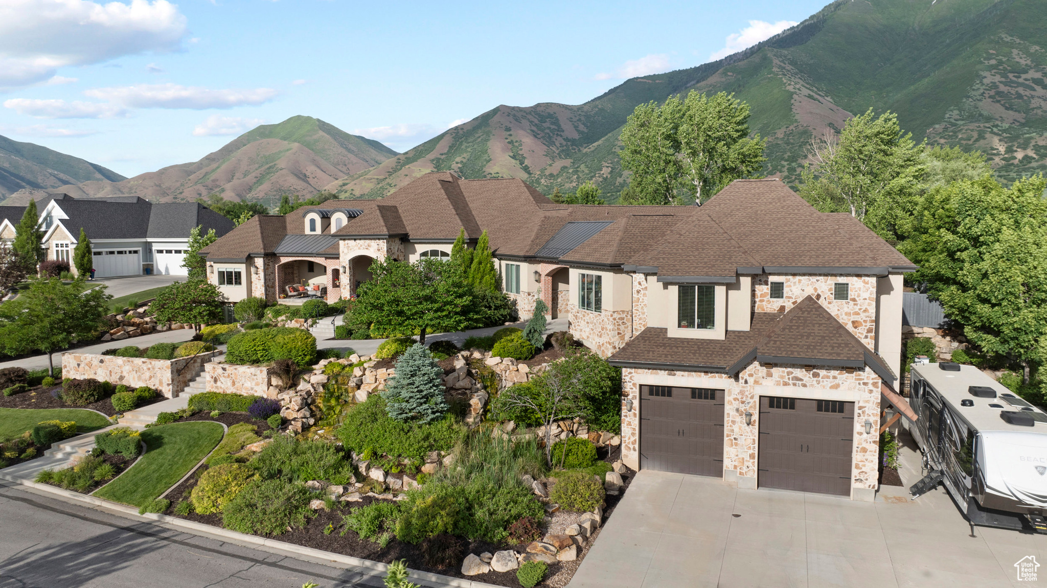 HILLCREST - Residential