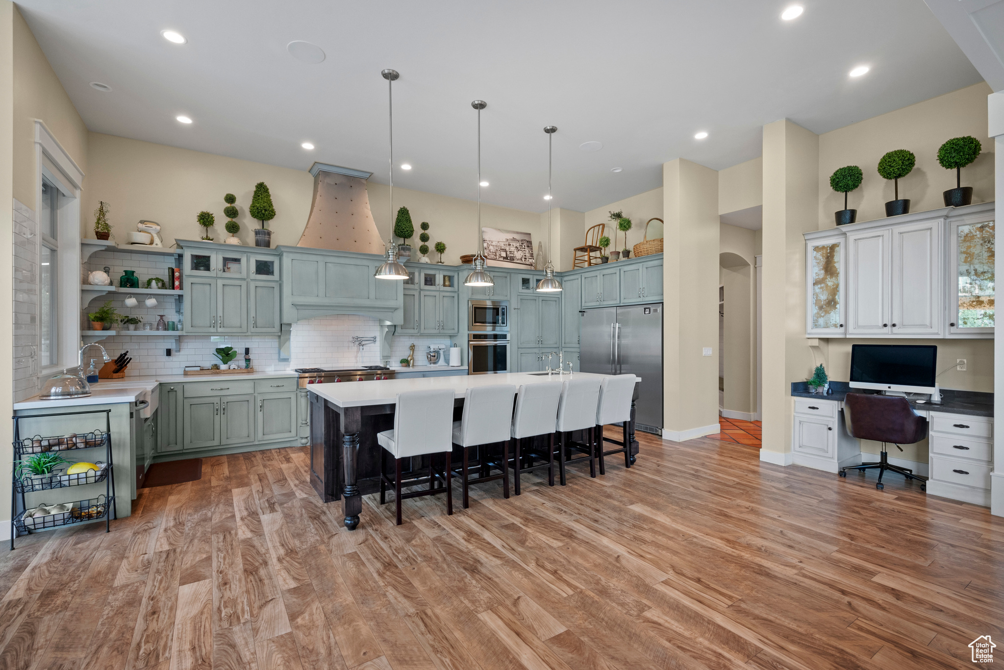 HILLCREST - Residential