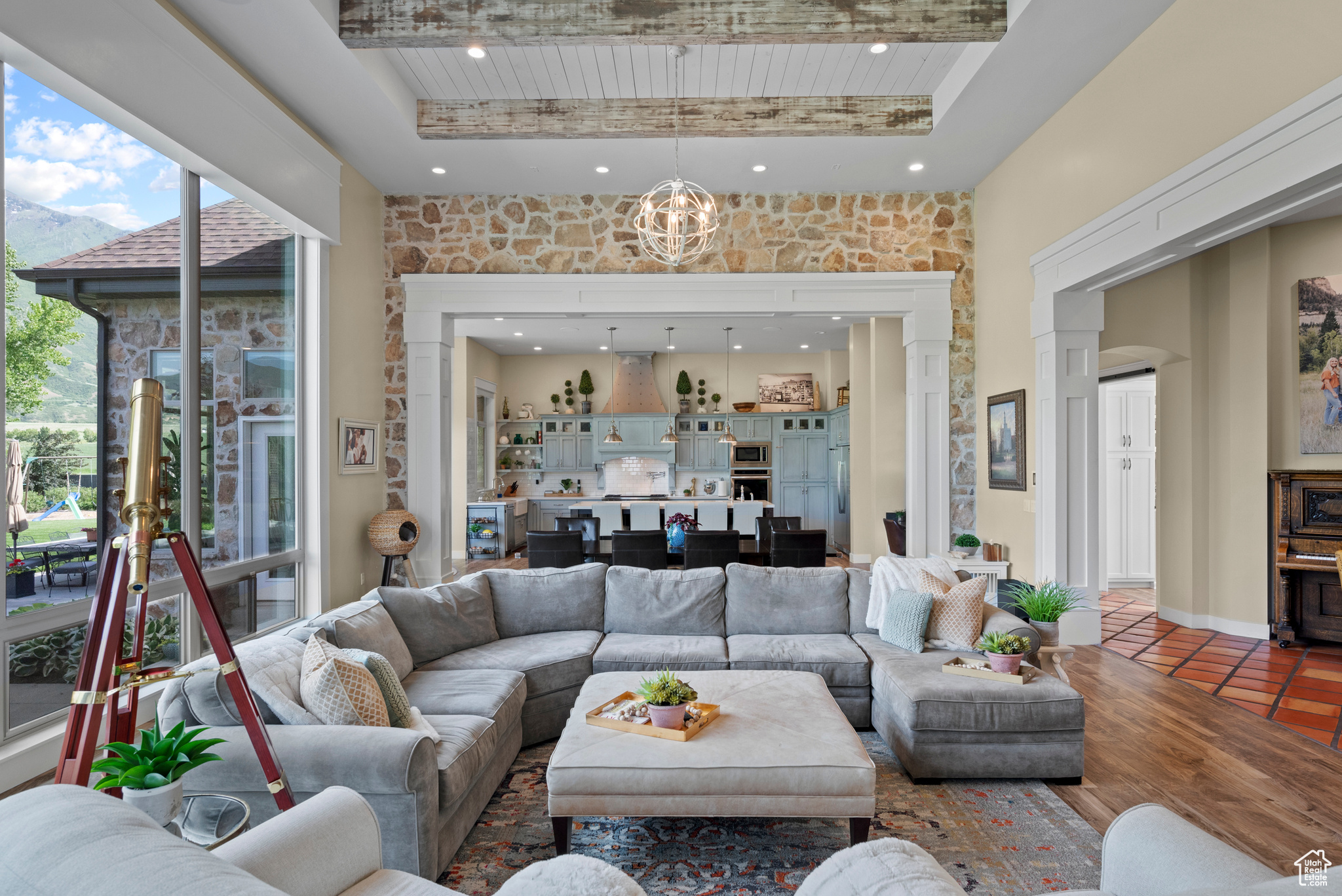 HILLCREST - Residential