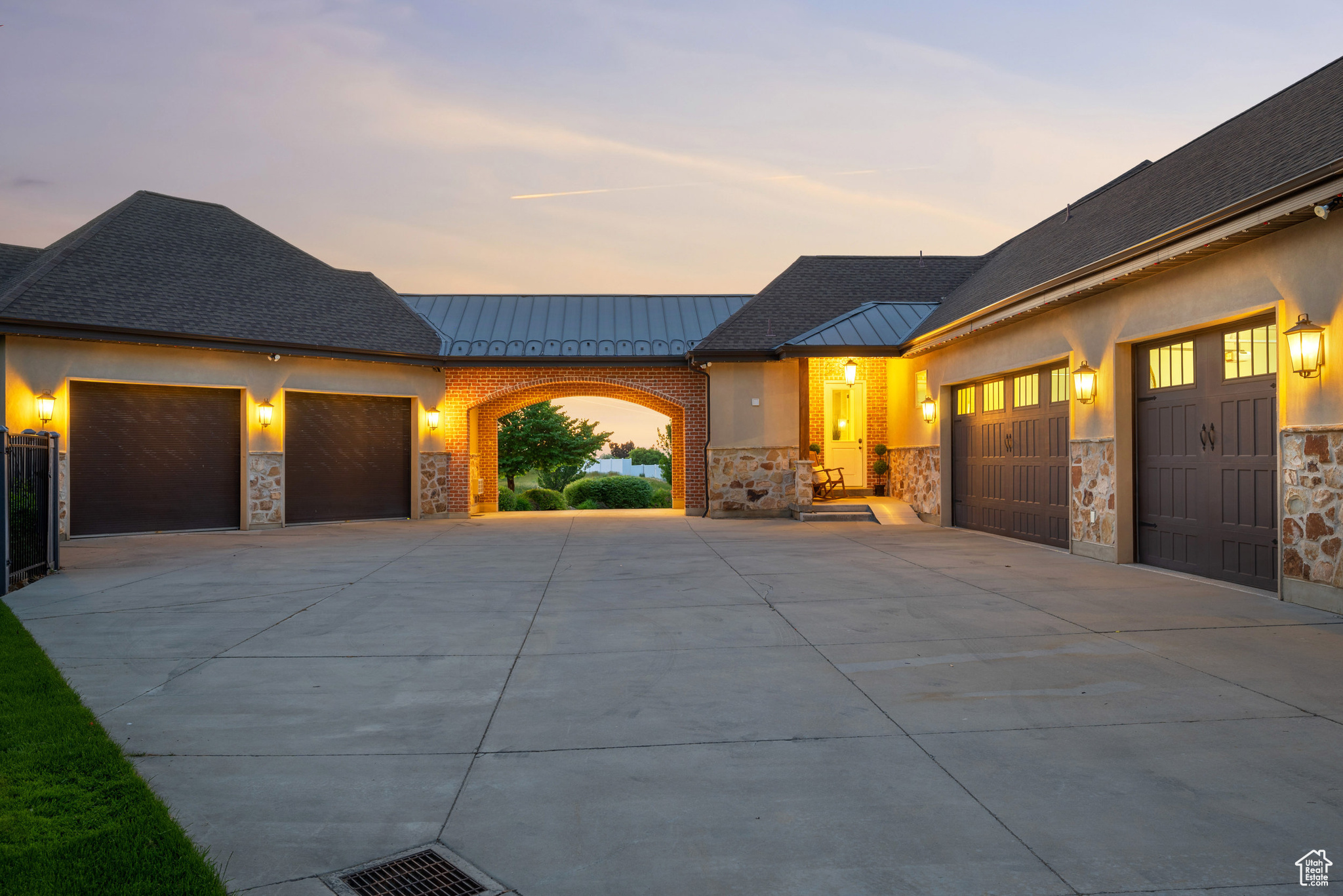 HILLCREST - Residential