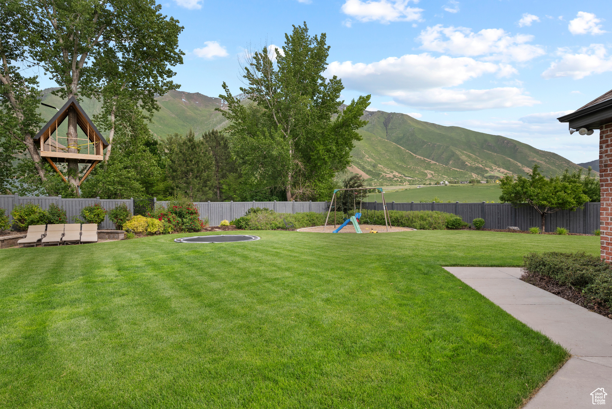 HILLCREST - Residential