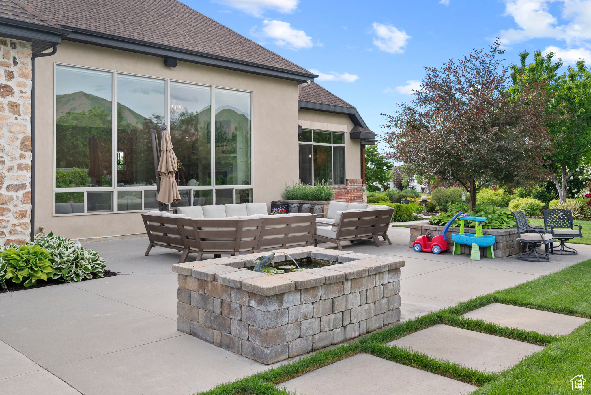 HILLCREST - Residential