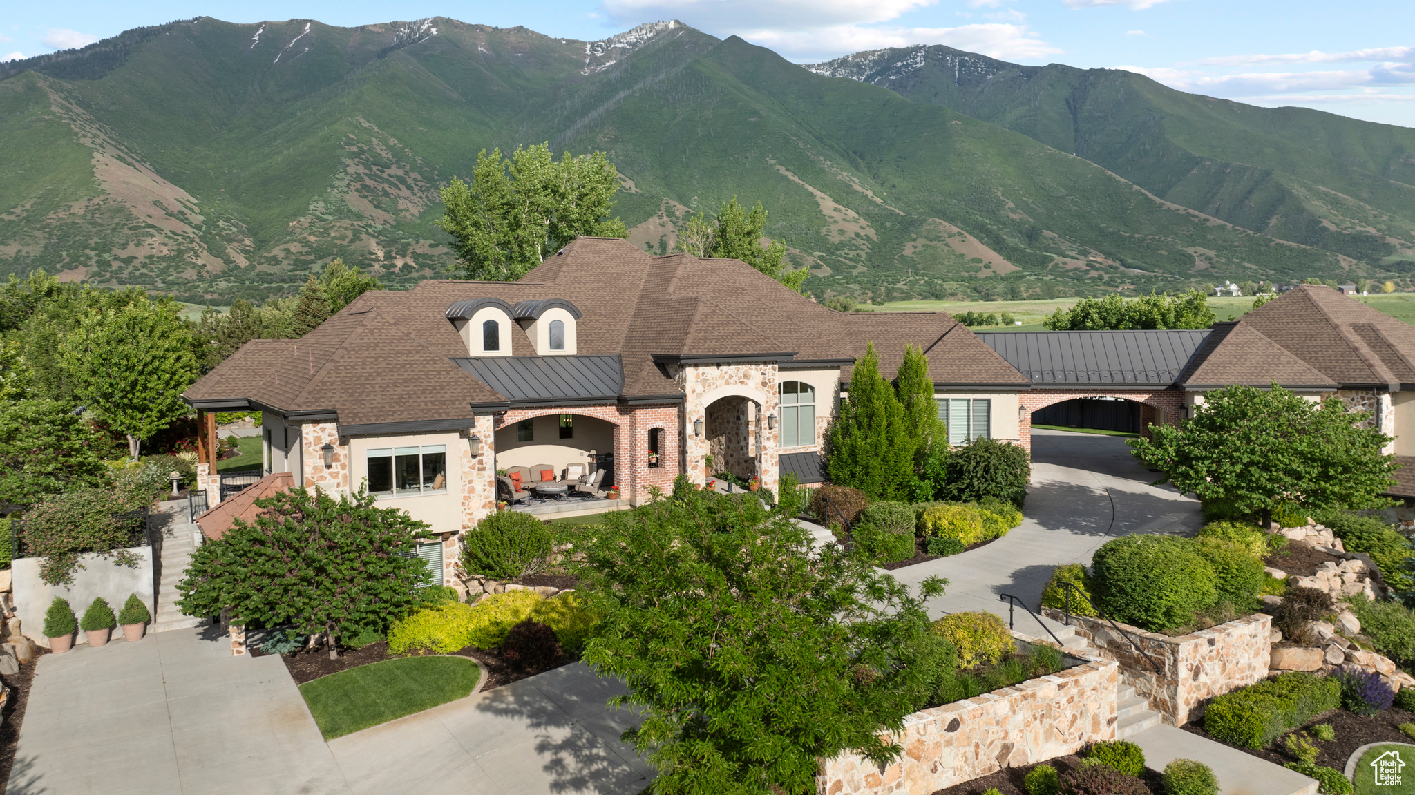 HILLCREST - Residential
