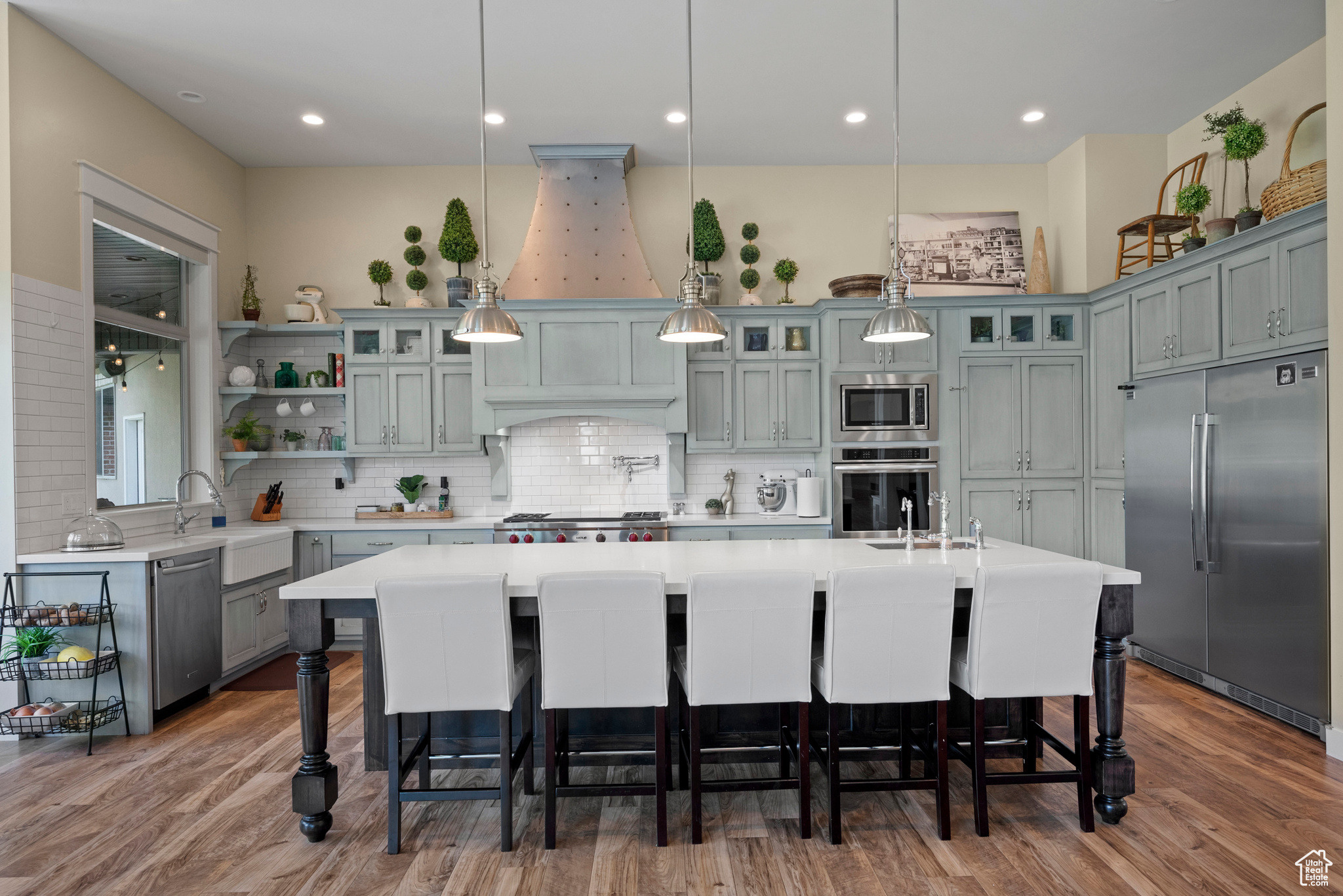 HILLCREST - Residential