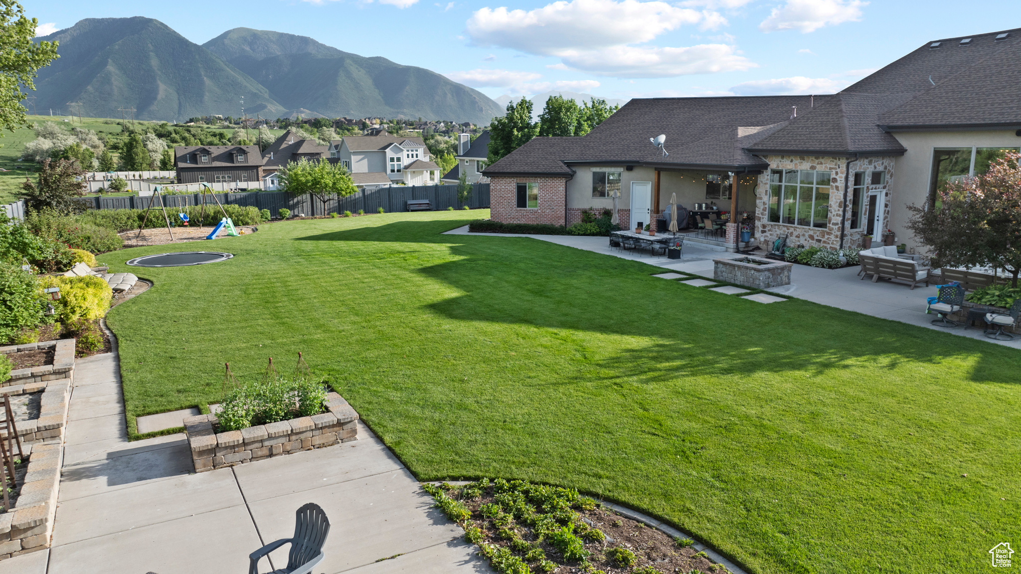 HILLCREST - Residential
