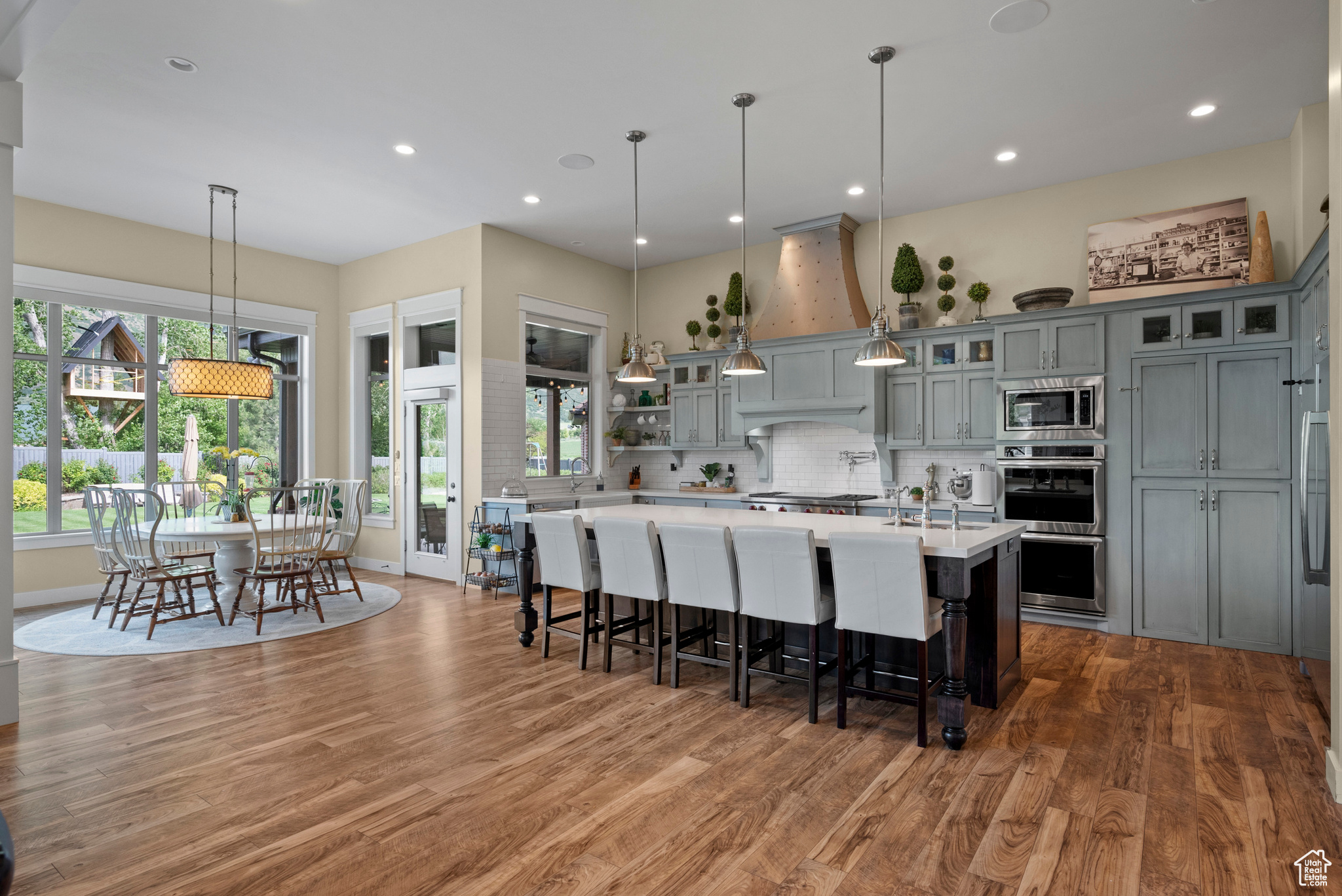 HILLCREST - Residential