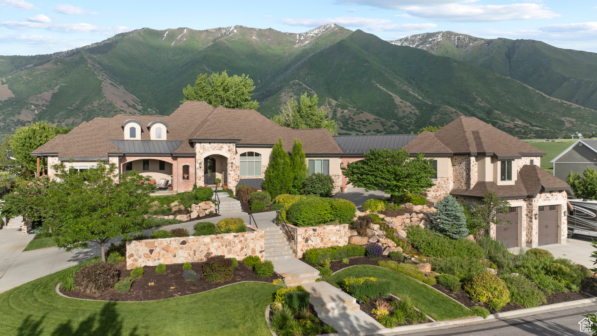 HILLCREST - Residential