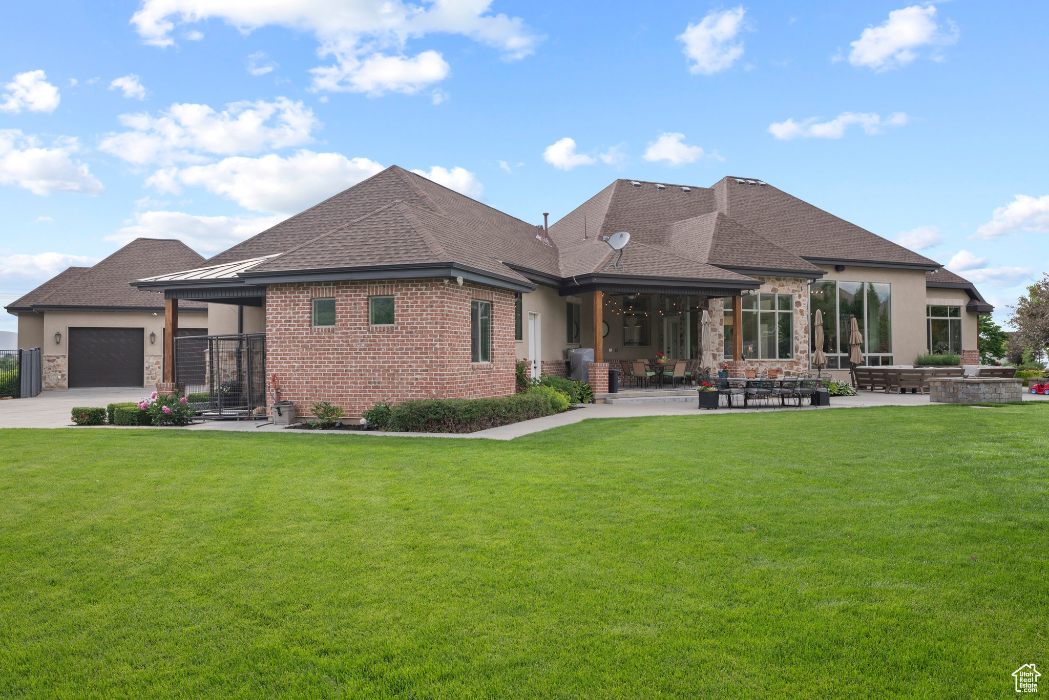 HILLCREST - Residential