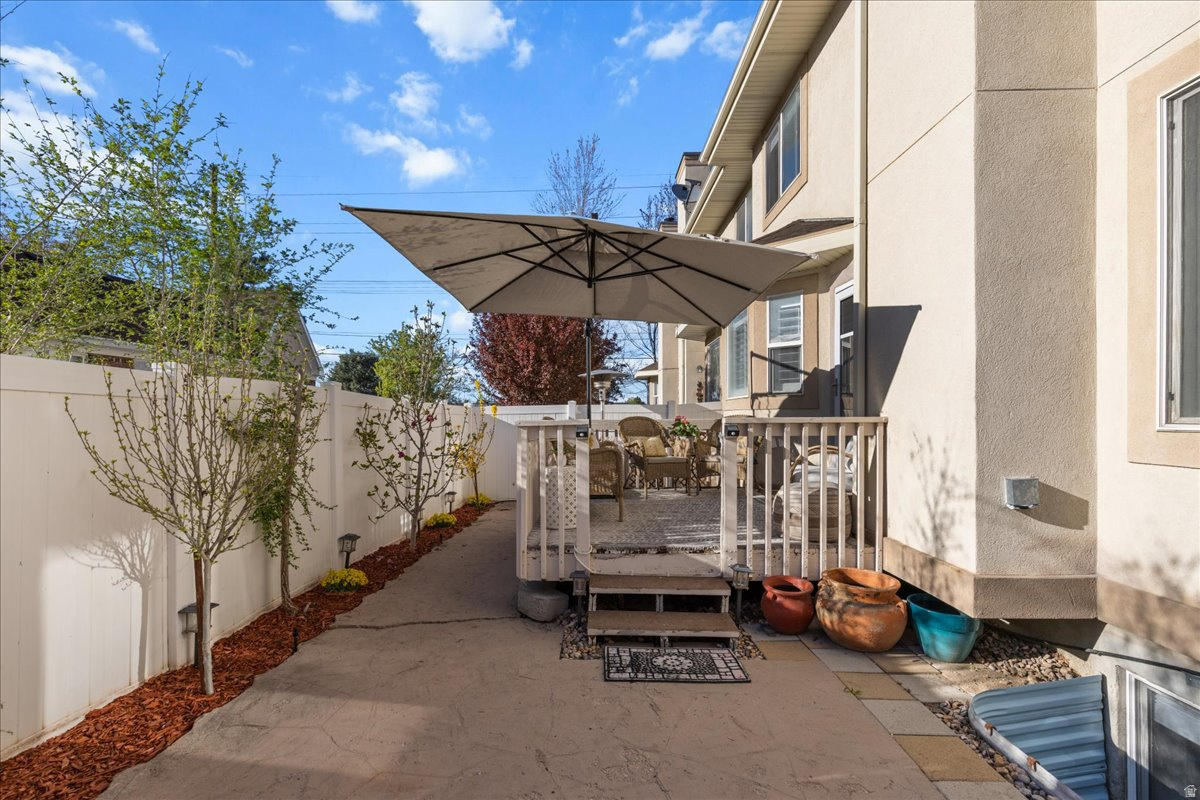 WHITE PINES - Residential