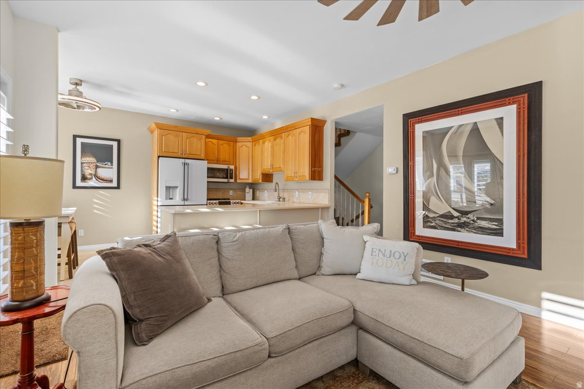 WHITE PINES - Residential