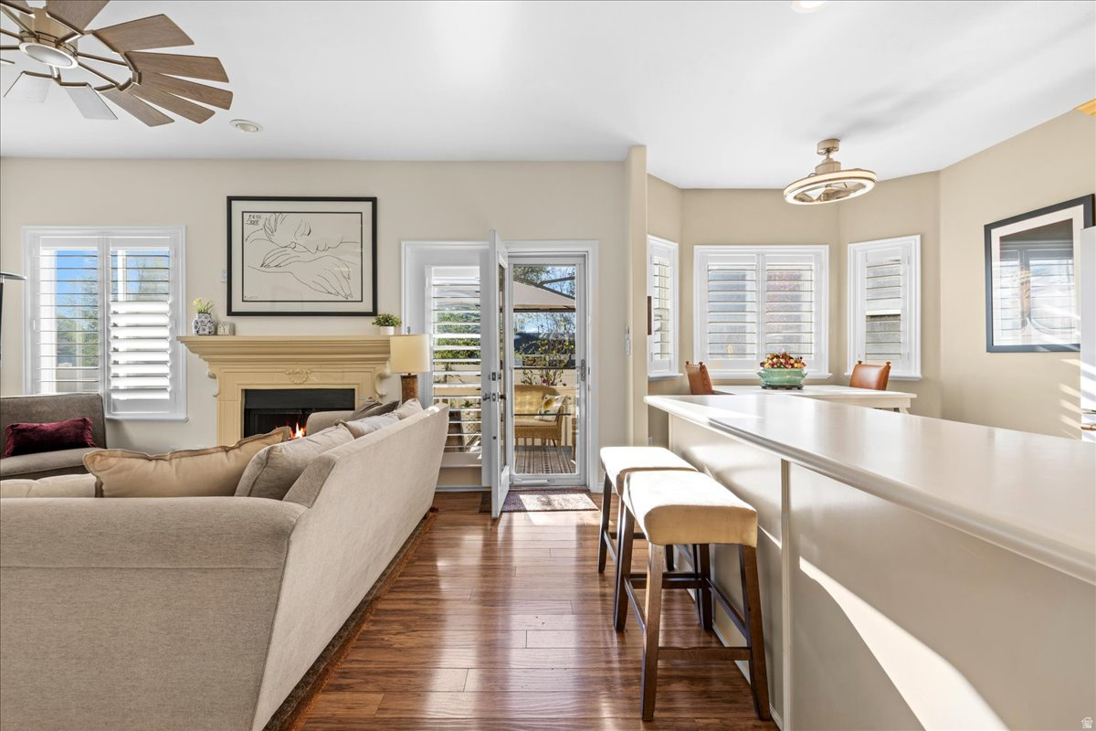 WHITE PINES - Residential