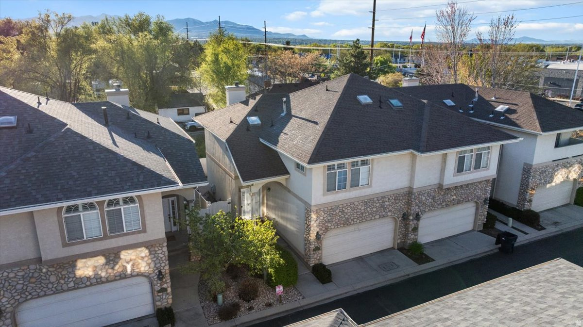 WHITE PINES - Residential