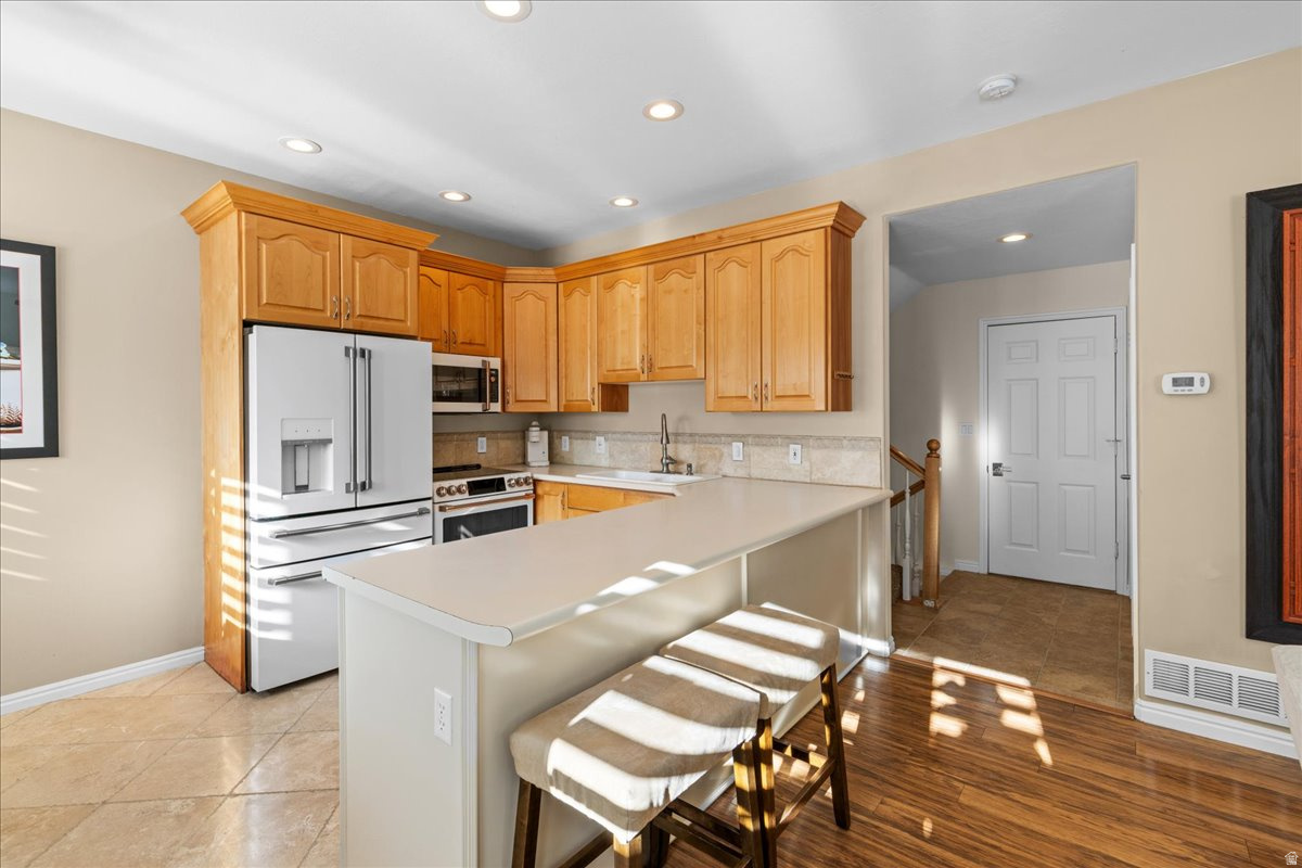 WHITE PINES - Residential