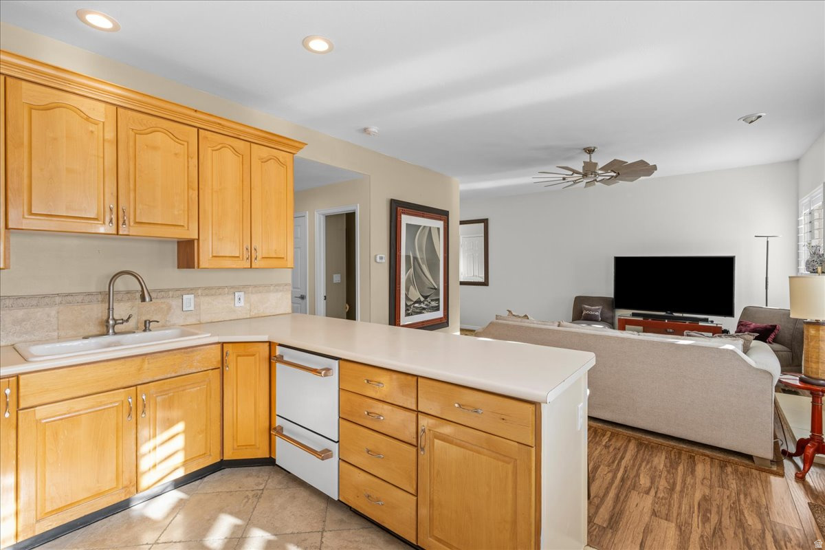 WHITE PINES - Residential