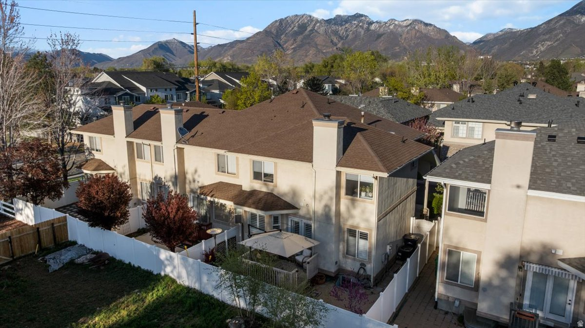 WHITE PINES - Residential