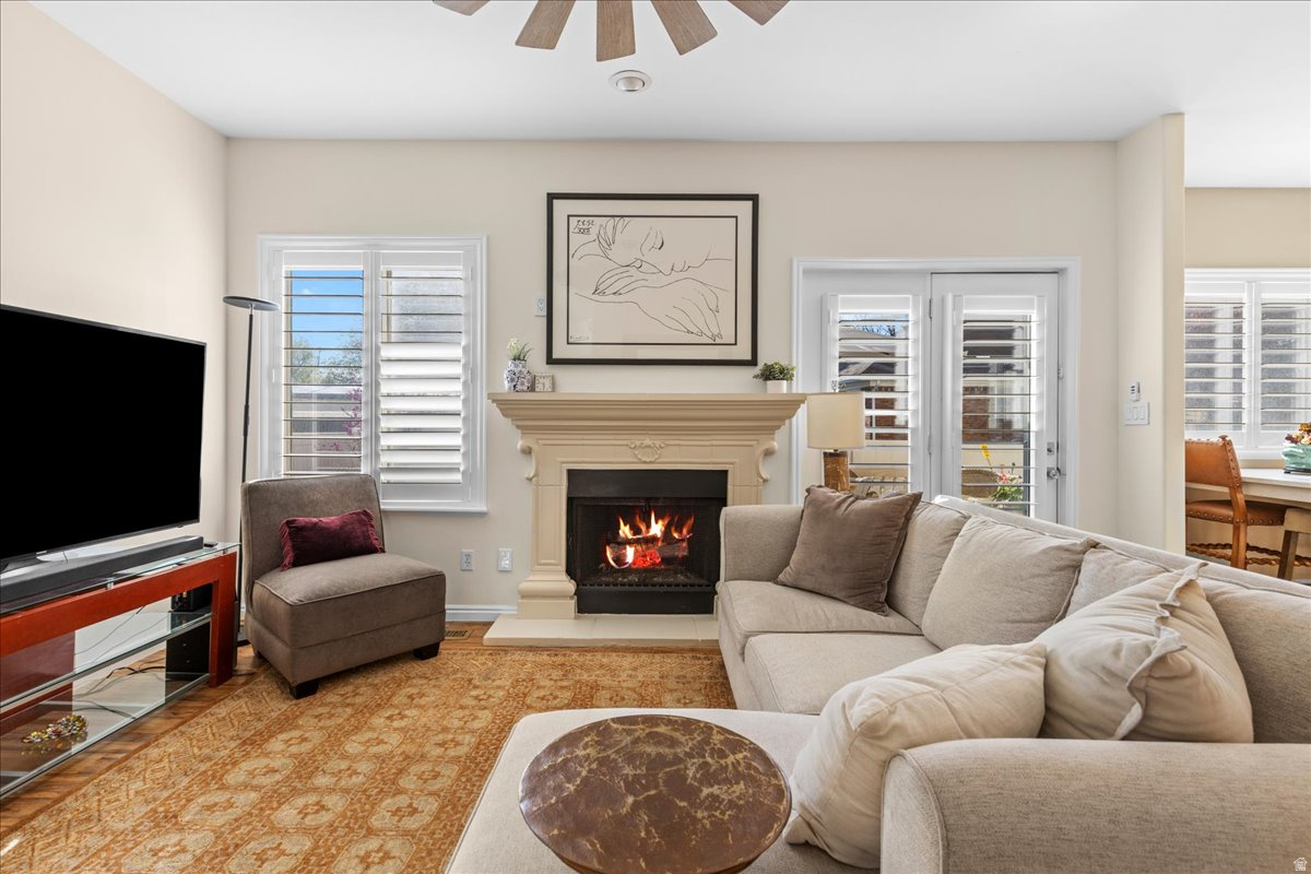 WHITE PINES - Residential