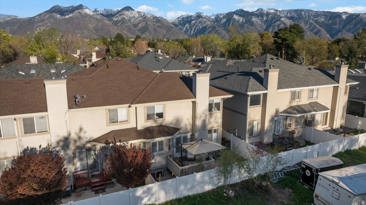 WHITE PINES - Residential