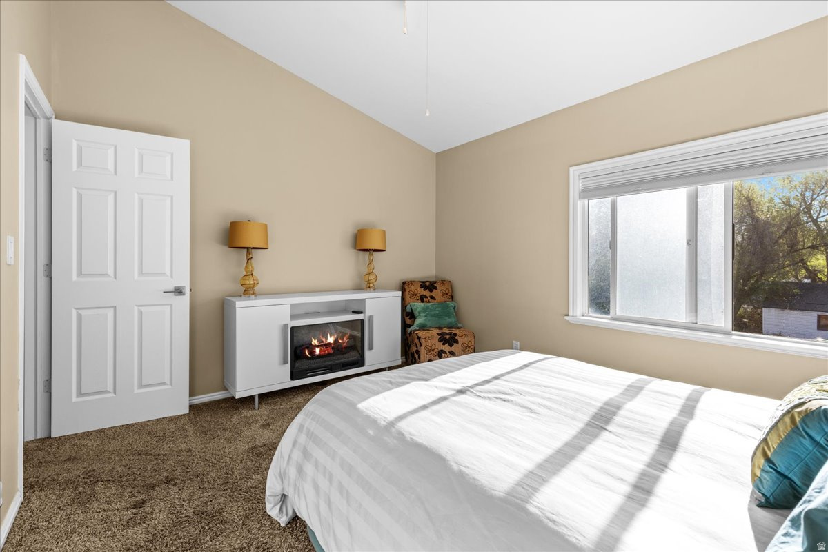 WHITE PINES - Residential