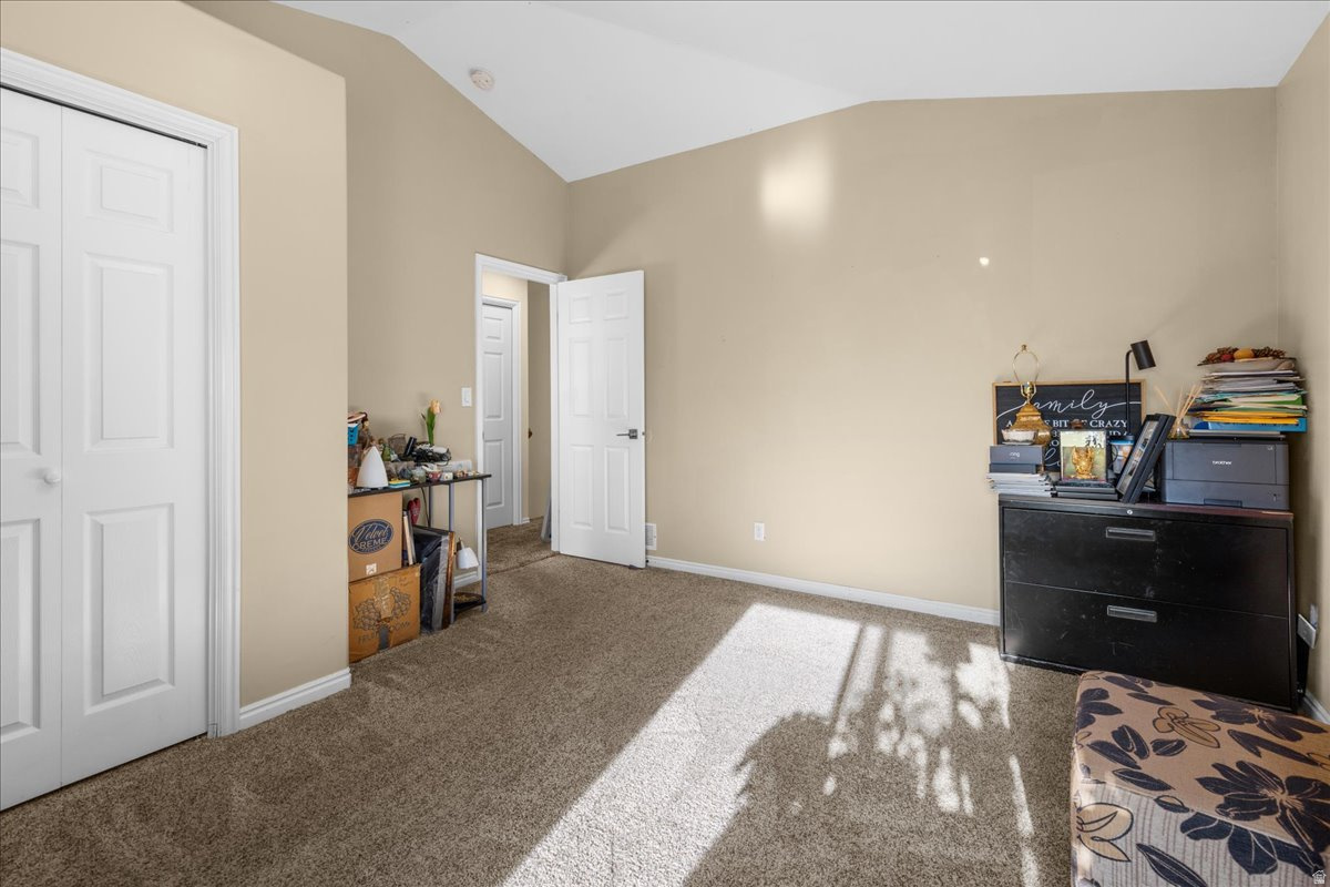 WHITE PINES - Residential