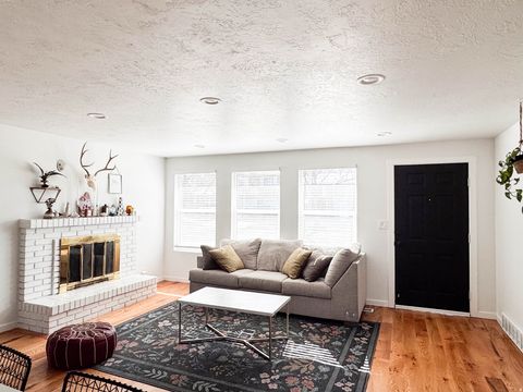 Tiny photo for 375 E 10560 S, Sandy, UT 84070 (MLS # 2138756)