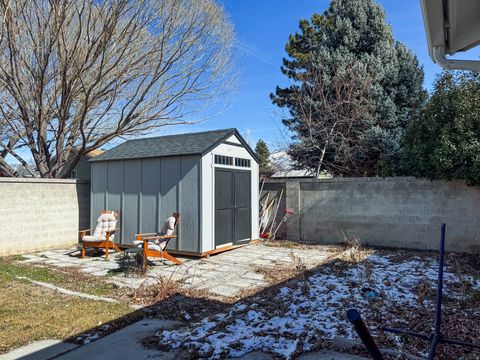 Tiny photo for 375 E 10560 S, Sandy, UT 84070 (MLS # 2138756)