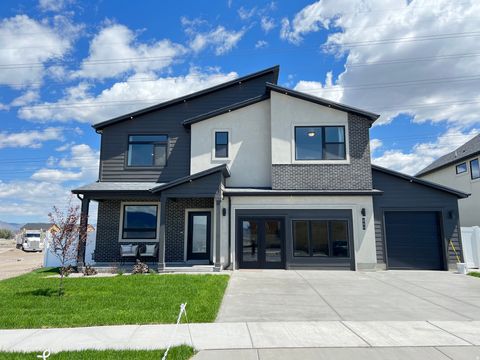 Photo of 1951 N 2900 St W, Provo, UT 84601 (MLS # 2161676)