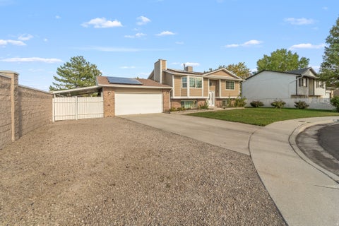 Tiny photo for 4717 S SPICEWOOD CIR W, Taylorsville, UT 84129 (MLS # 2179903)