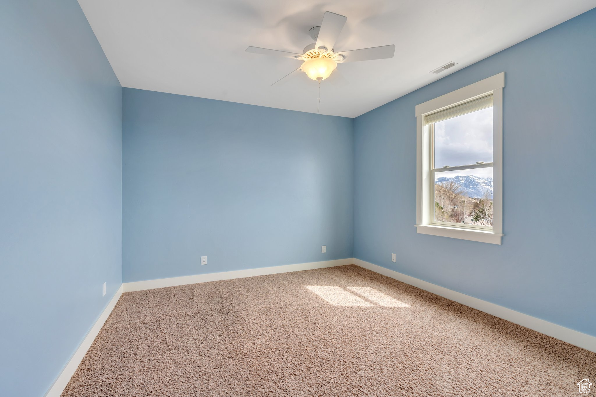 Pleasant Grove, Utah 84062, United States, 4 Bedrooms Bedrooms, ,4 BathroomsBathrooms,Residential,Pending,101232