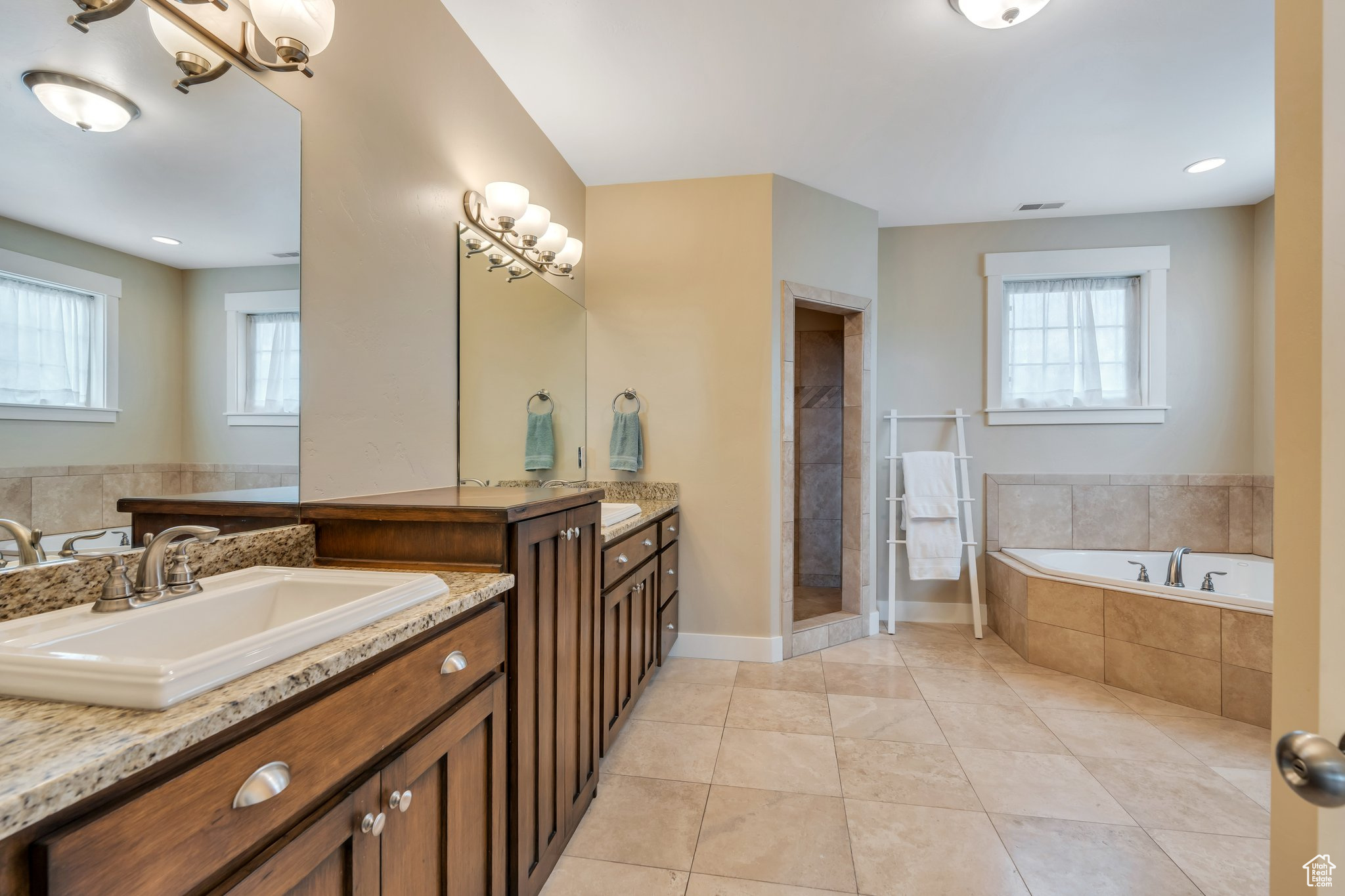 Pleasant Grove, Utah 84062, United States, 4 Bedrooms Bedrooms, ,4 BathroomsBathrooms,Residential,Pending,101232