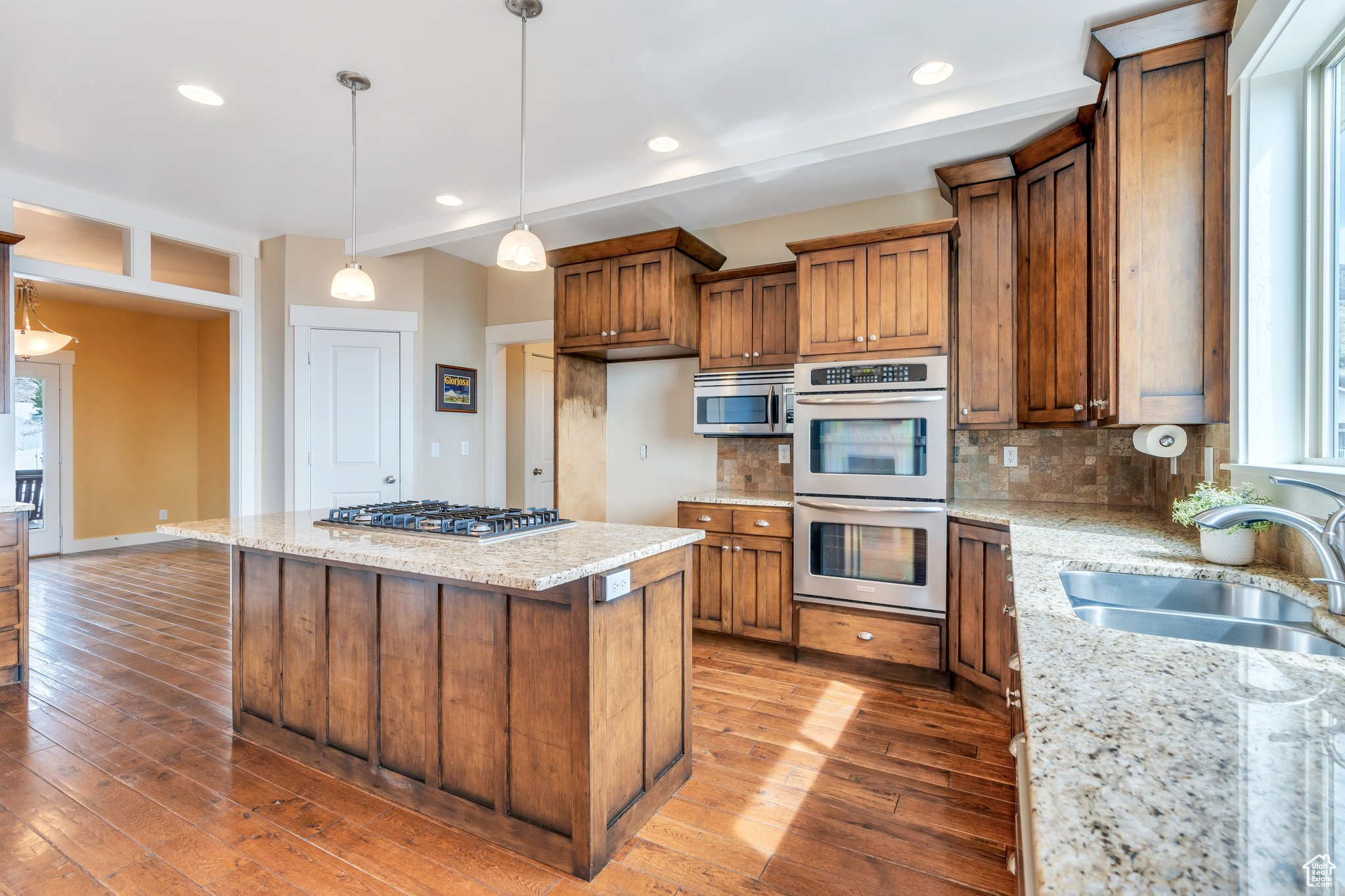 Pleasant Grove, Utah 84062, United States, 4 Bedrooms Bedrooms, ,4 BathroomsBathrooms,Residential,Pending,101232