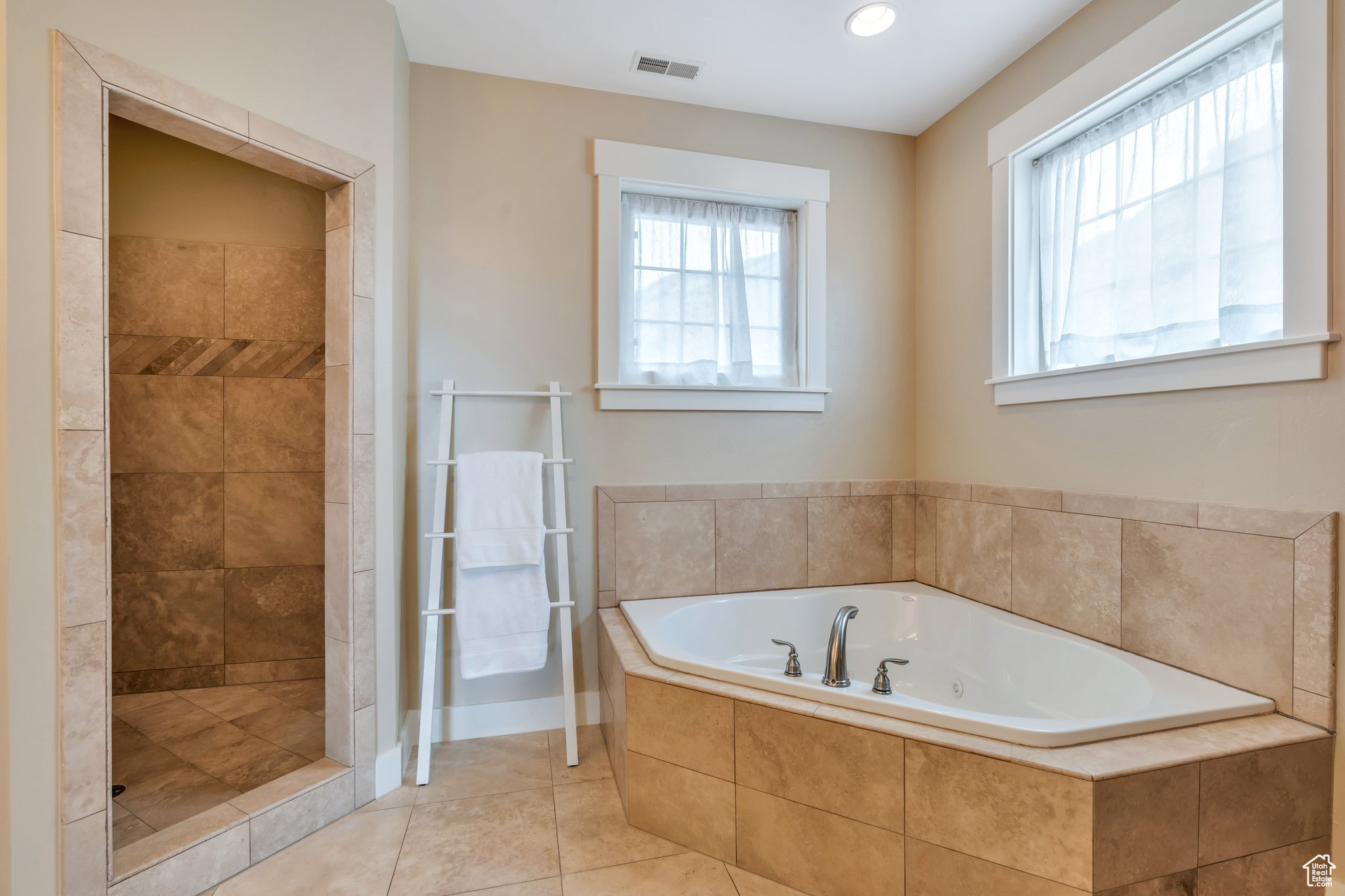 Pleasant Grove, Utah 84062, United States, 4 Bedrooms Bedrooms, ,4 BathroomsBathrooms,Residential,Pending,101232