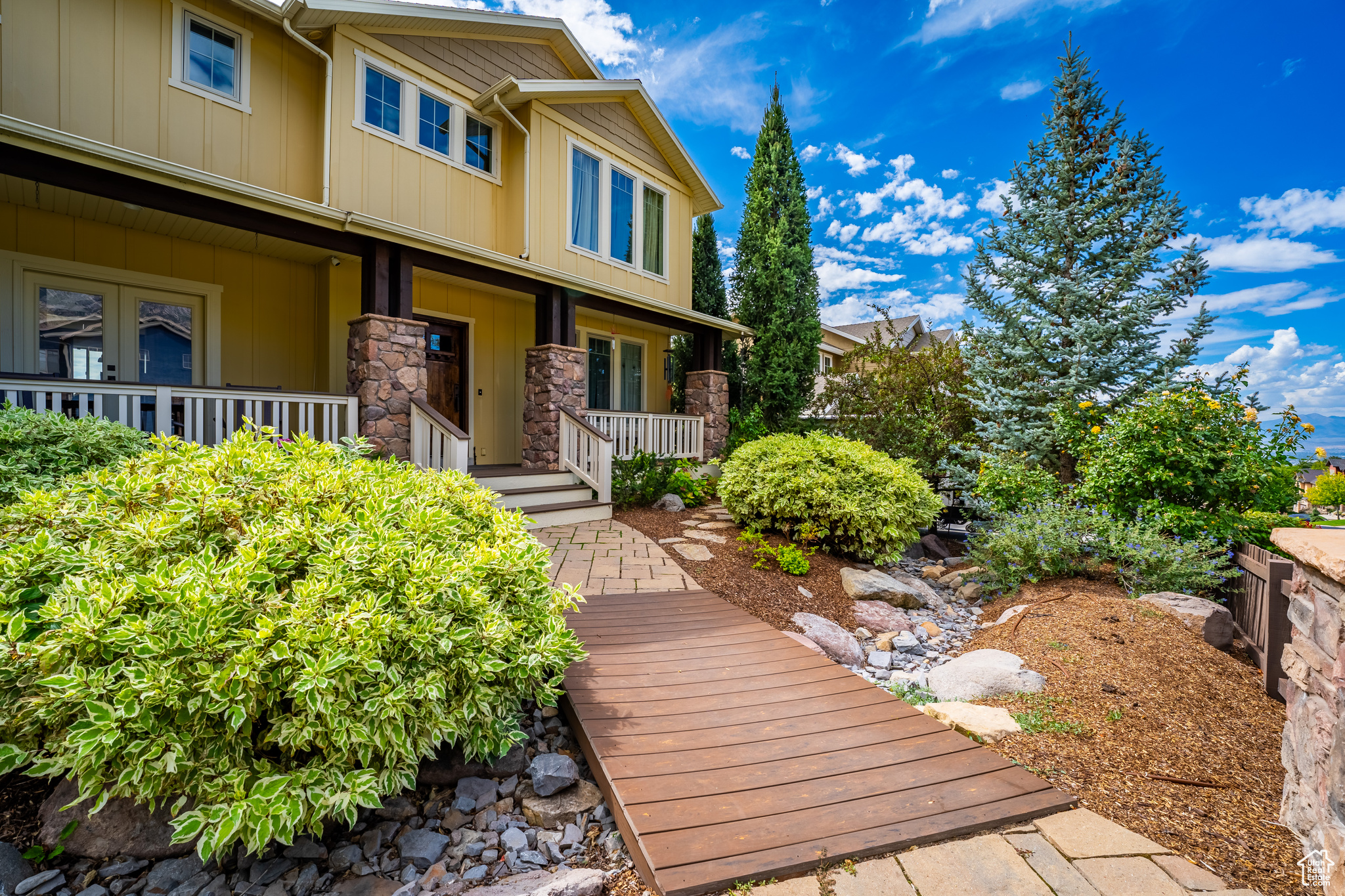 Pleasant Grove, Utah 84062, United States, 4 Bedrooms Bedrooms, ,4 BathroomsBathrooms,Residential,Pending,101232