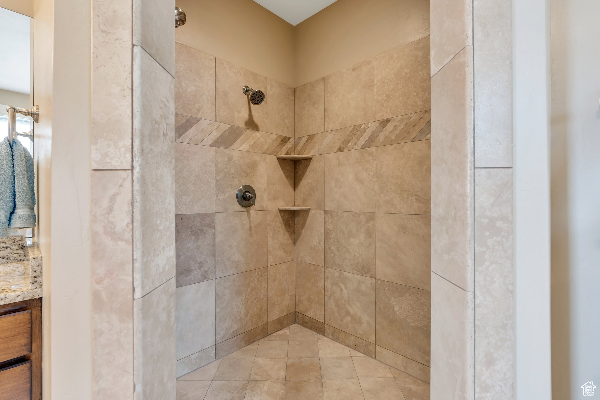 Pleasant Grove, Utah 84062, United States, 4 Bedrooms Bedrooms, ,4 BathroomsBathrooms,Residential,Pending,101232