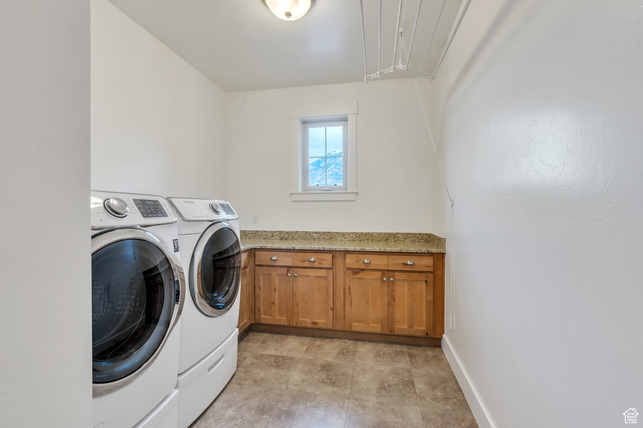 Pleasant Grove, Utah 84062, United States, 4 Bedrooms Bedrooms, ,4 BathroomsBathrooms,Residential,Pending,101232