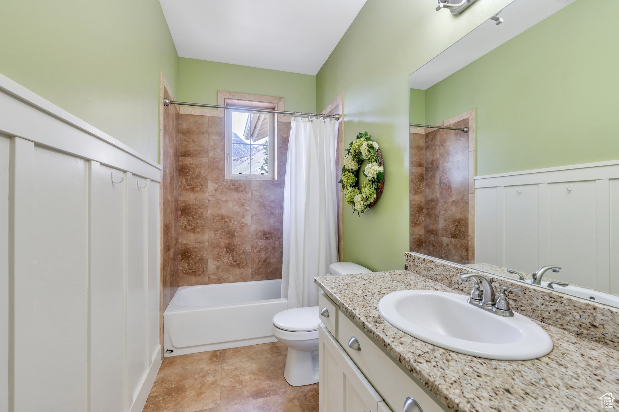 Pleasant Grove, Utah 84062, United States, 4 Bedrooms Bedrooms, ,4 BathroomsBathrooms,Residential,Pending,101232