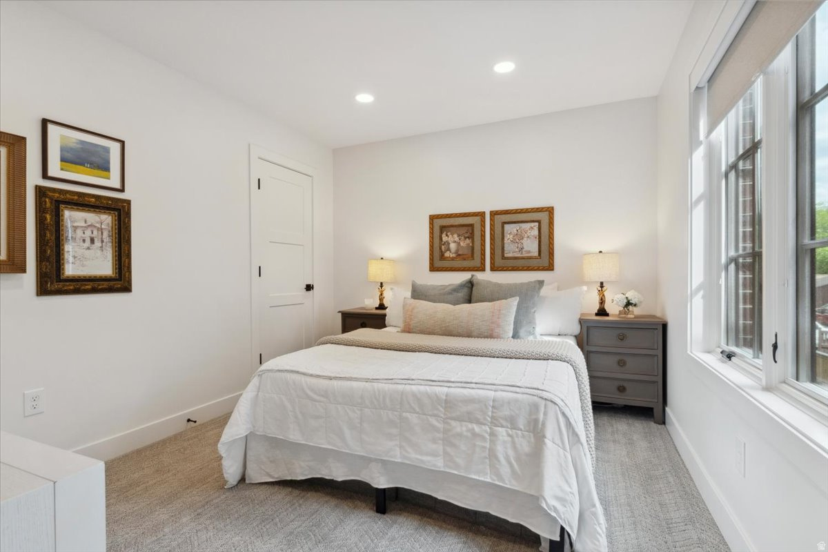 STANFORD COMMONS - Residential