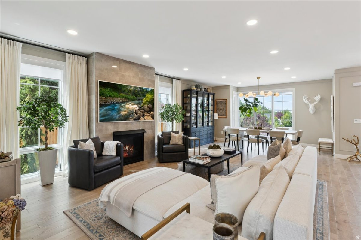 STANFORD COMMONS - Residential