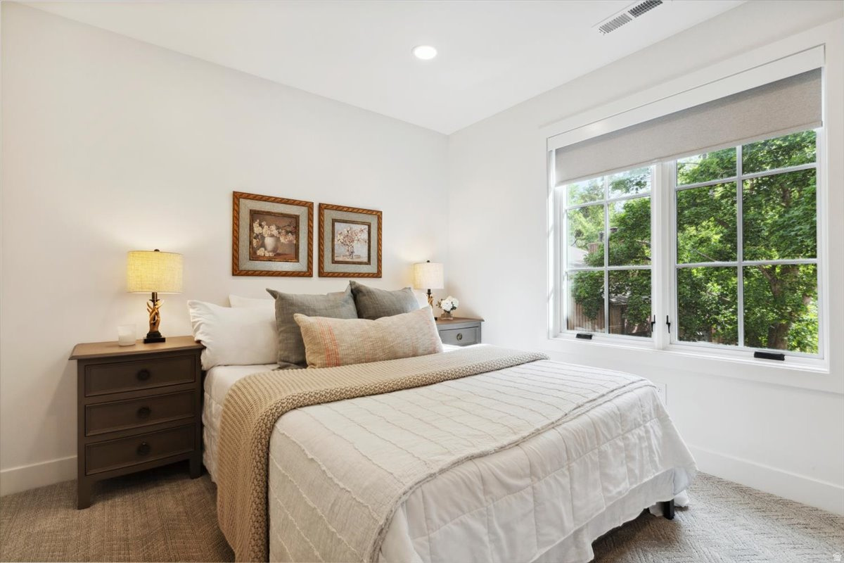 STANFORD COMMONS - Residential