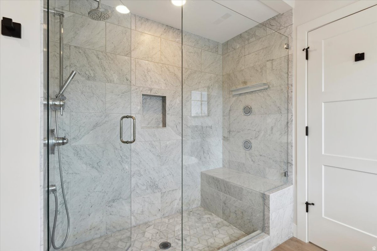 STANFORD COMMONS - Residential