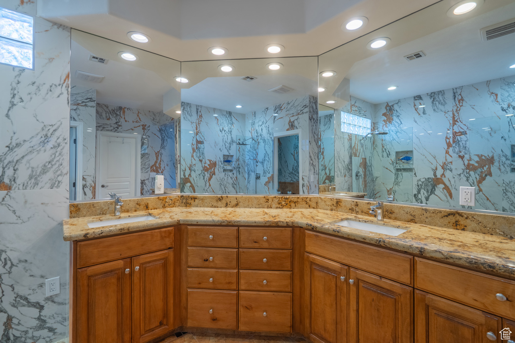 COPPER CANYON - Residential