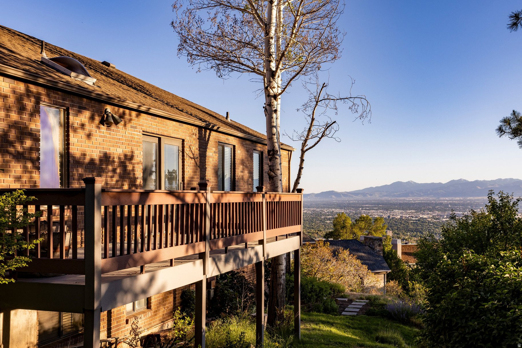 ARLINGTON HILLS - Residential