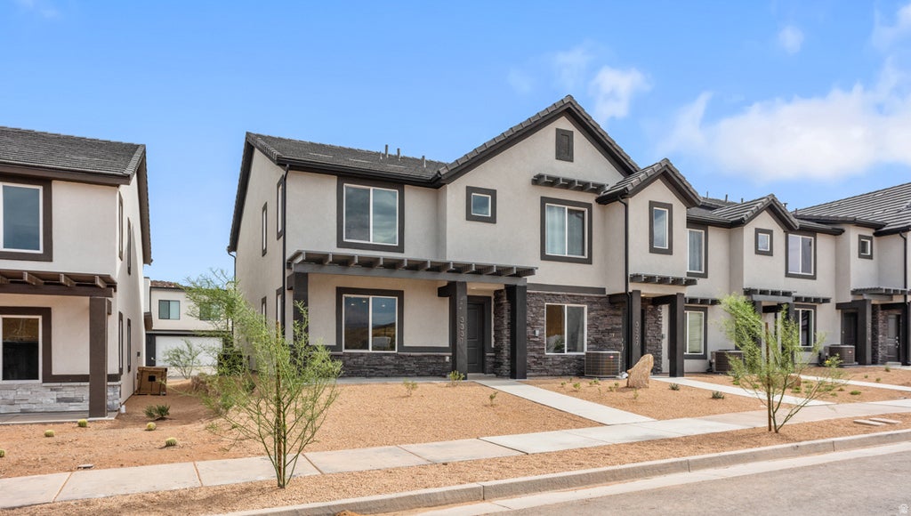 Photo of 2186 S WOLVERINE WAY #2534, Washington, UT 84780 (MLS # 2167904)