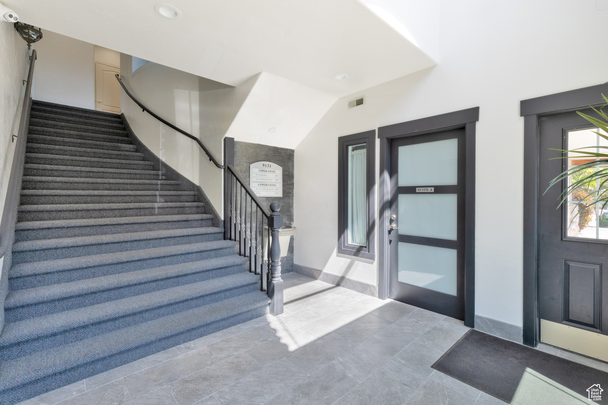 MONROE PROFESSIONAL PLAZA - Commercial Lease