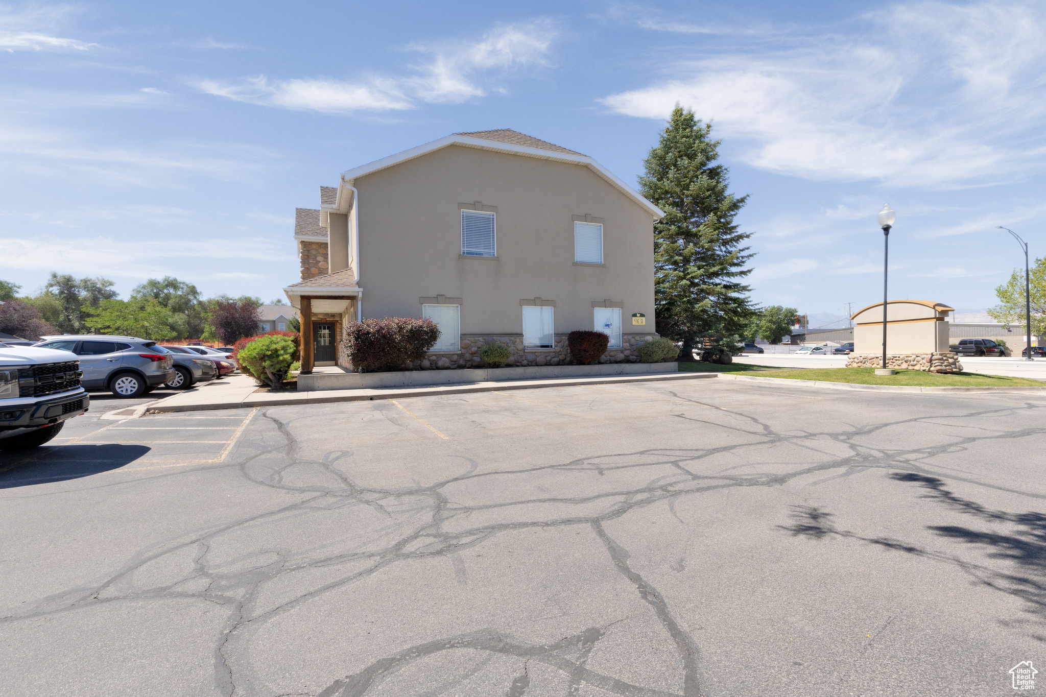 MONROE PROFESSIONAL PLAZA - Commercial Lease