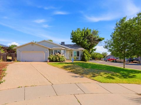 Tiny photo for 1206 E MOSS CIR, Midvale, UT 84047 (MLS # 2166913)
