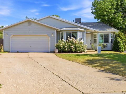 Photo of 1206 E MOSS CIR, Midvale, UT 84047 (MLS # 2166913)