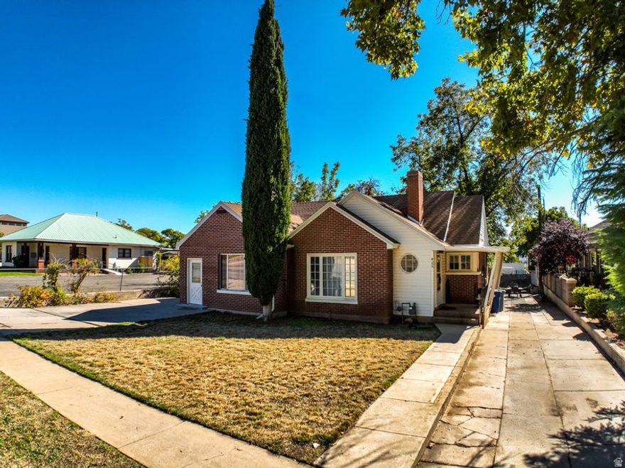 Commercial AP Zoned, Charming brick home with 2,790 square feet. Excellent location fronting Tabernacle Street in historic down town St. George. Endless are the opportunities with this property. Call to schedule a walkthrough.