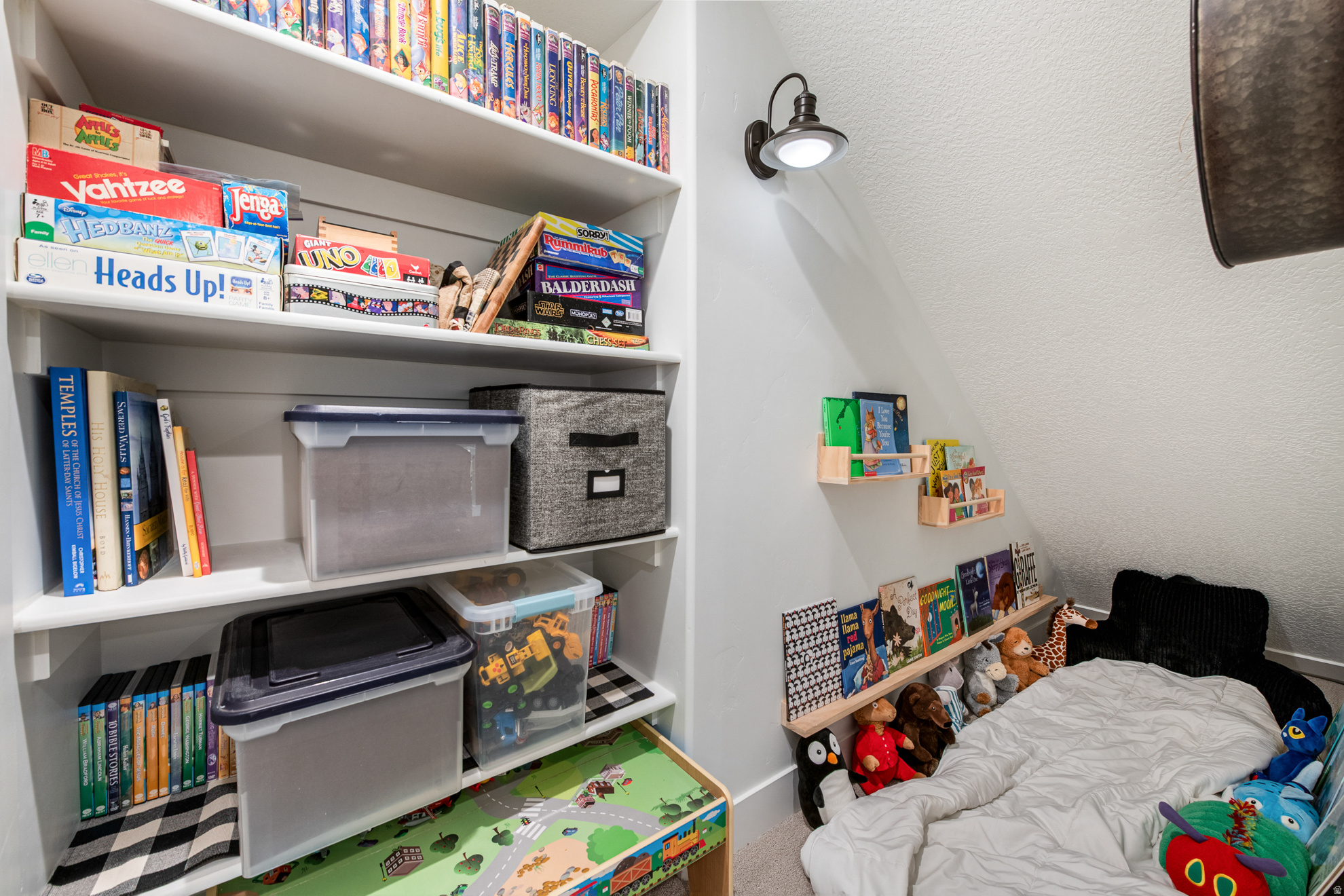 HIGH POINTE - Residential